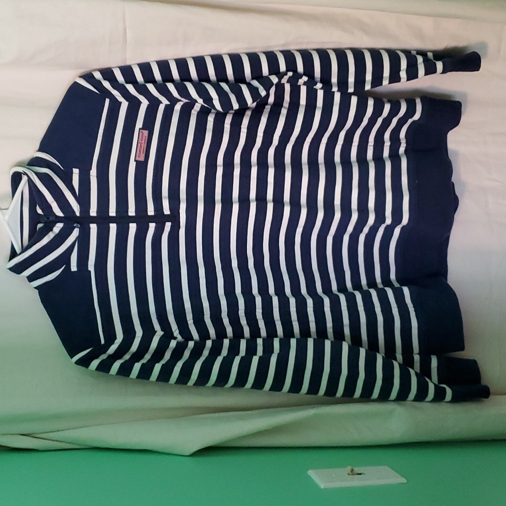 Vineyard vines zip up sweatshirt